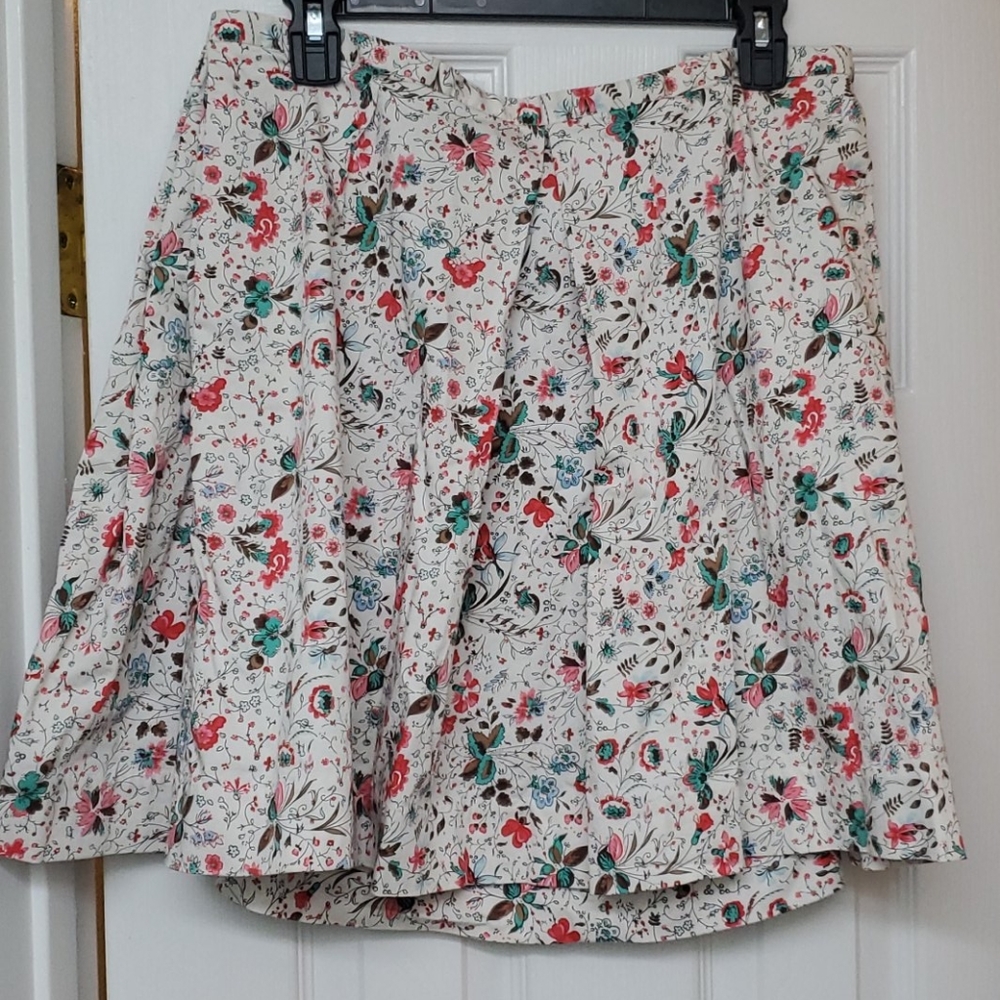 Pleated GAP skirt